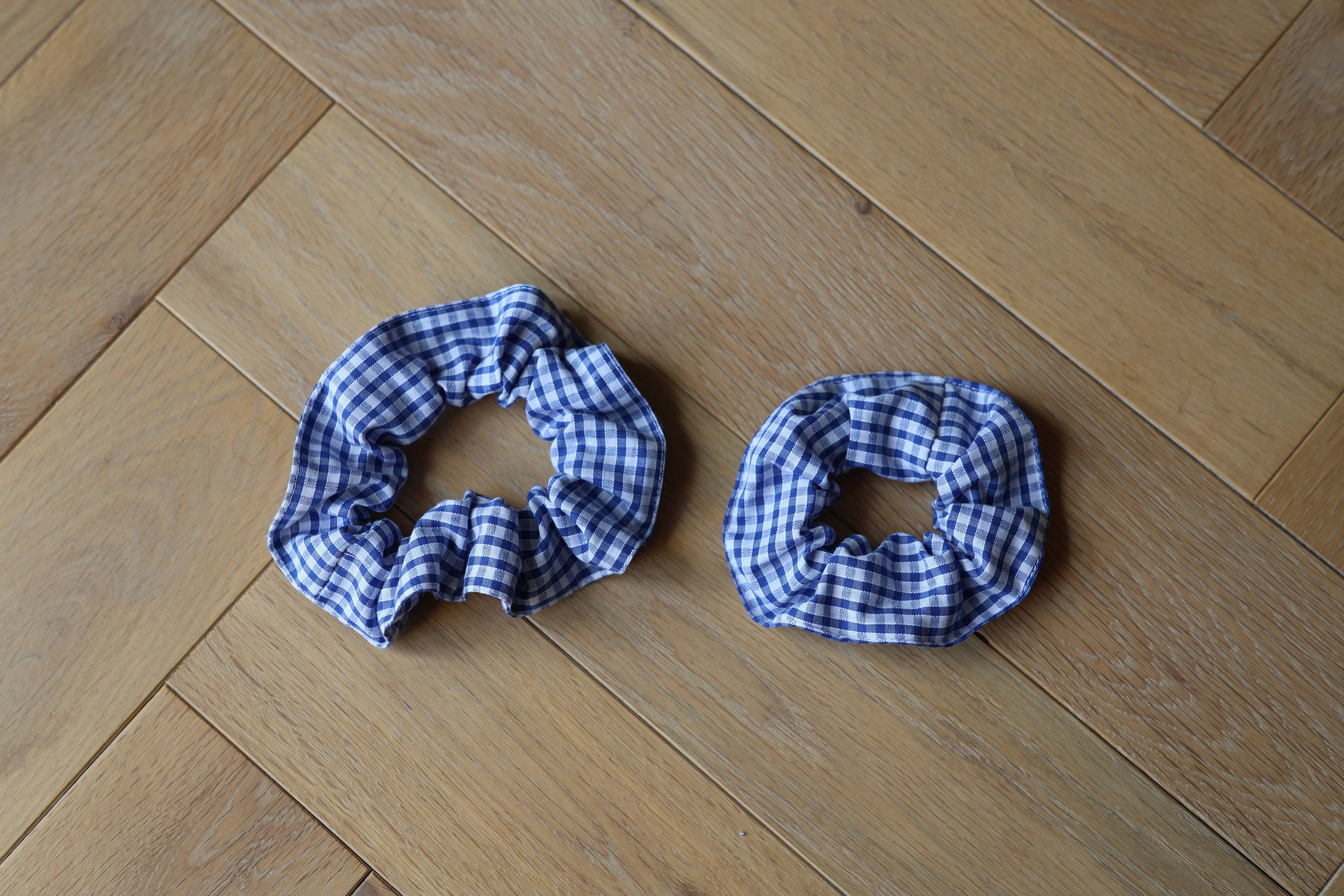 Chouchou La Chouchoute de Madeleine en coton vichy bleu, accessoire cheveux artisanal, deux tailles