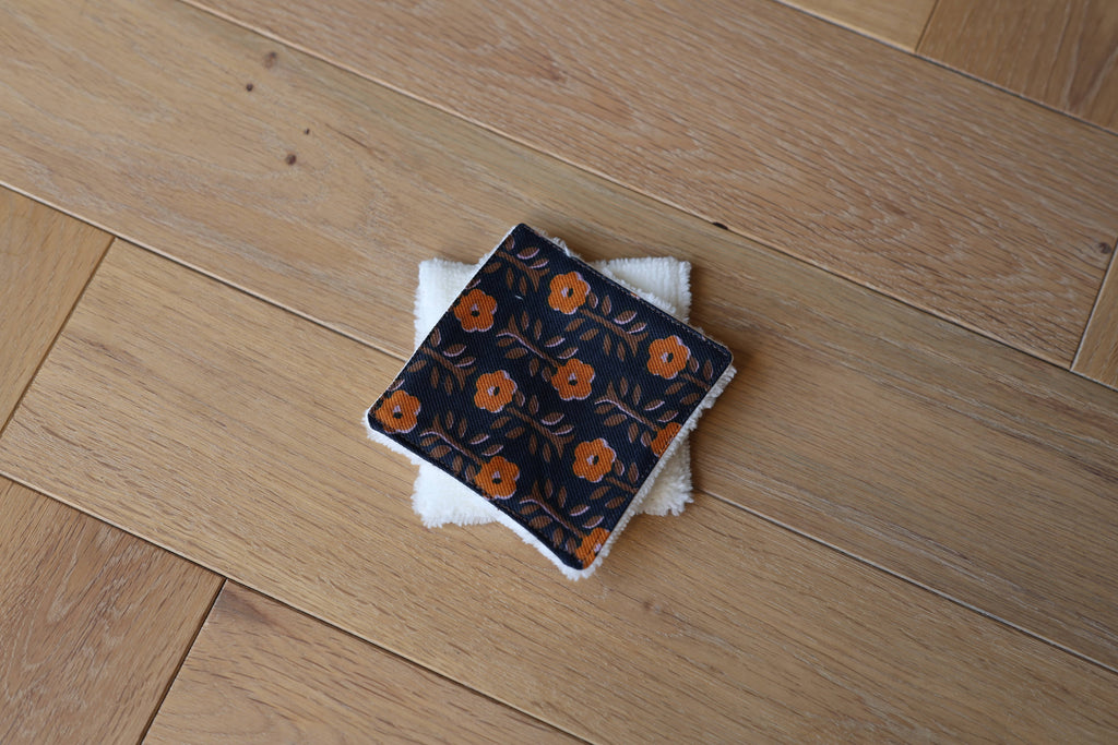 Ensemble Aurore avec 14 lingettes lavables et panier assorti en coton motif indien, recto verso