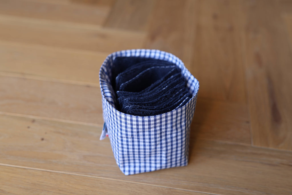 Ensemble Aurore avec 14 lingettes lavables et panier assorti en coton vichy bleu, panier intérieur