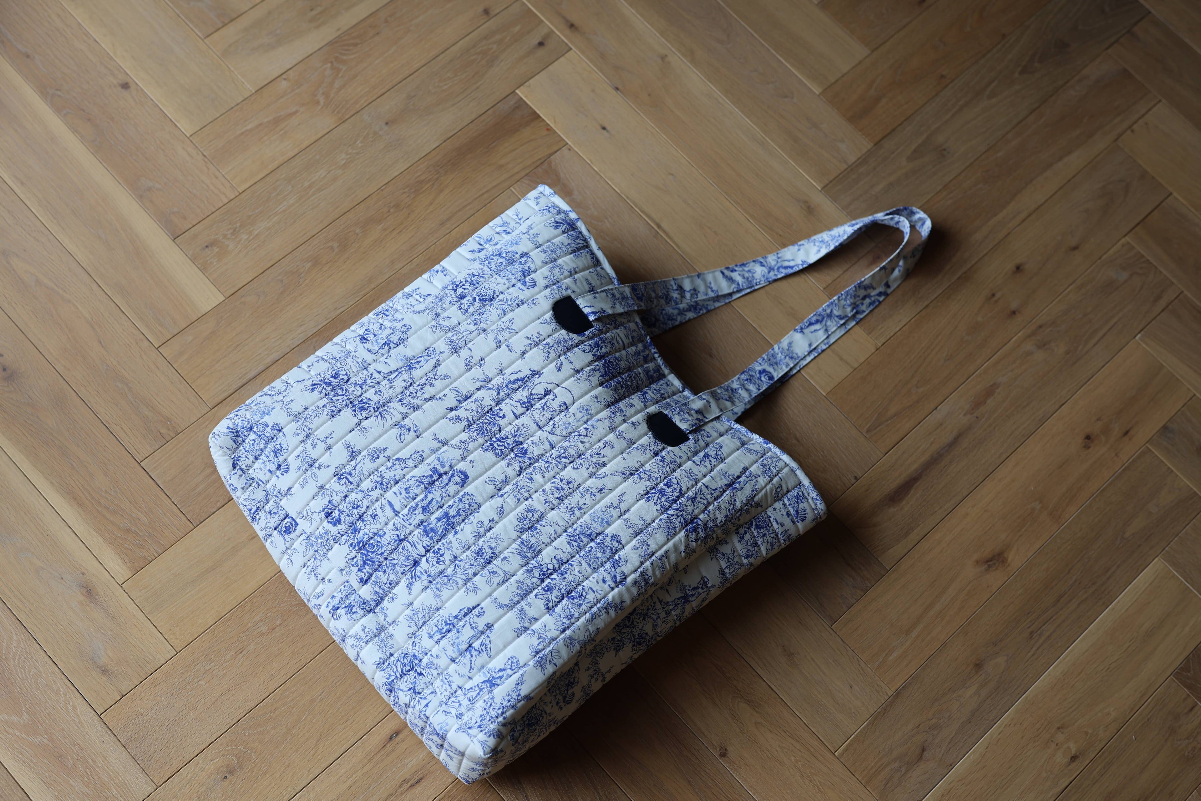 Sac cabas matelassé Le Titi Sac en toile de Jouy bleue et cuir, confection artisanale, face