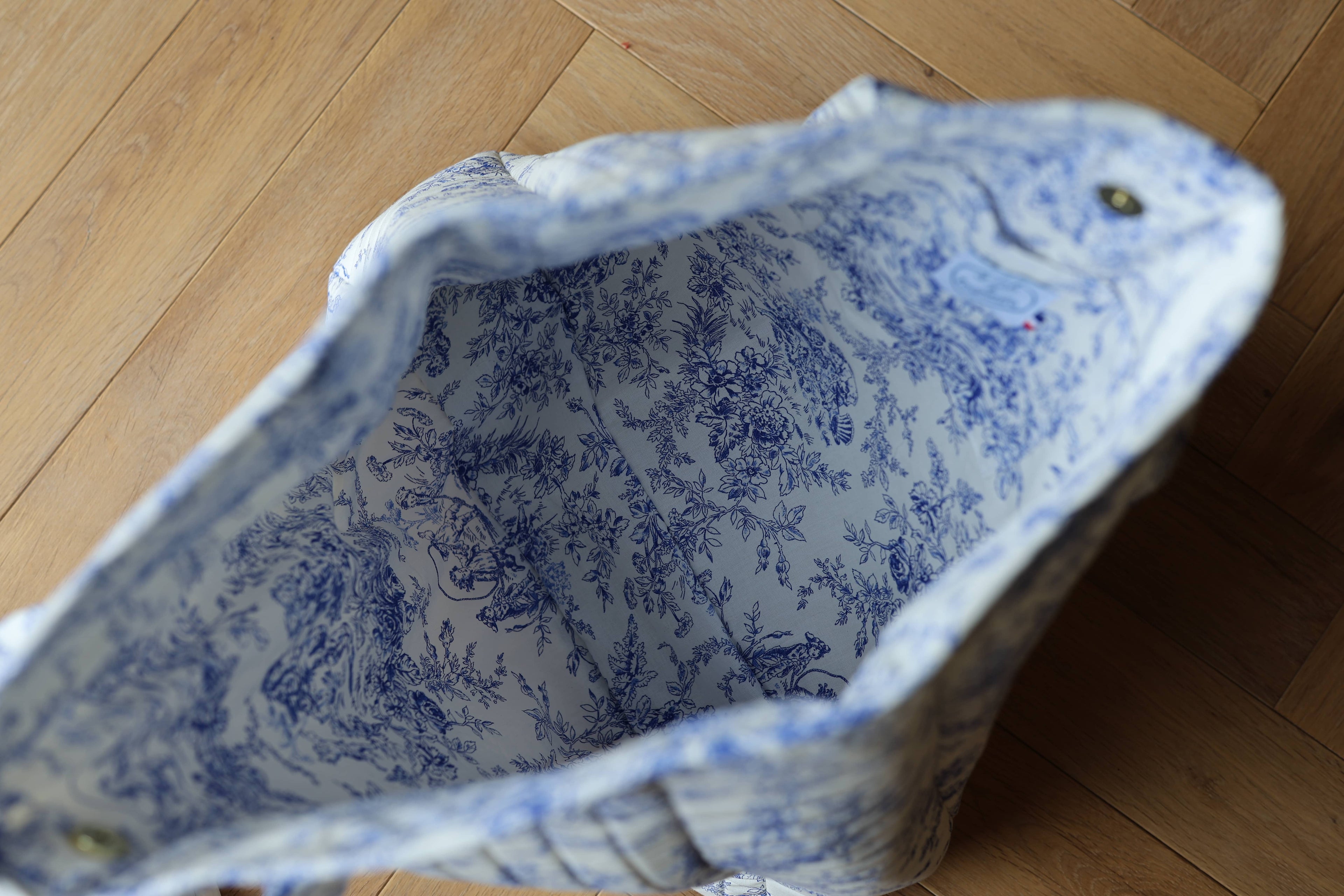Sac cabas matelassé Le Titi Sac en toile de Jouy bleue et cuir, confection artisanale, vue intérieur